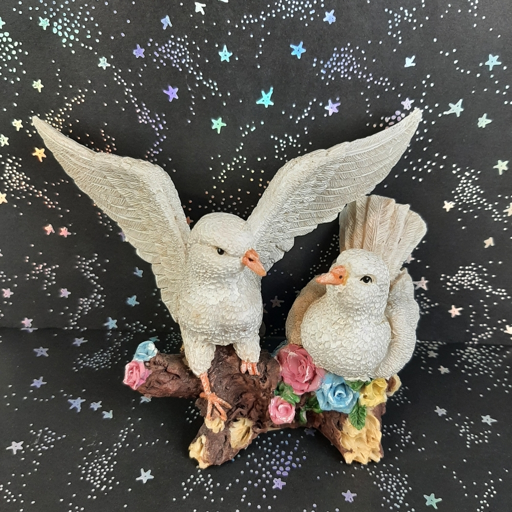 🔥Two Doves On Floral Branch Resin Bird Figurine 4¼" Tall